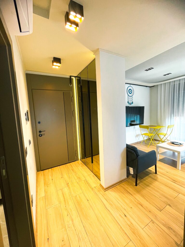 Antalya Konyaaltı Diker Port Residence 1+1 günlük kiralık daire salonu modern hol