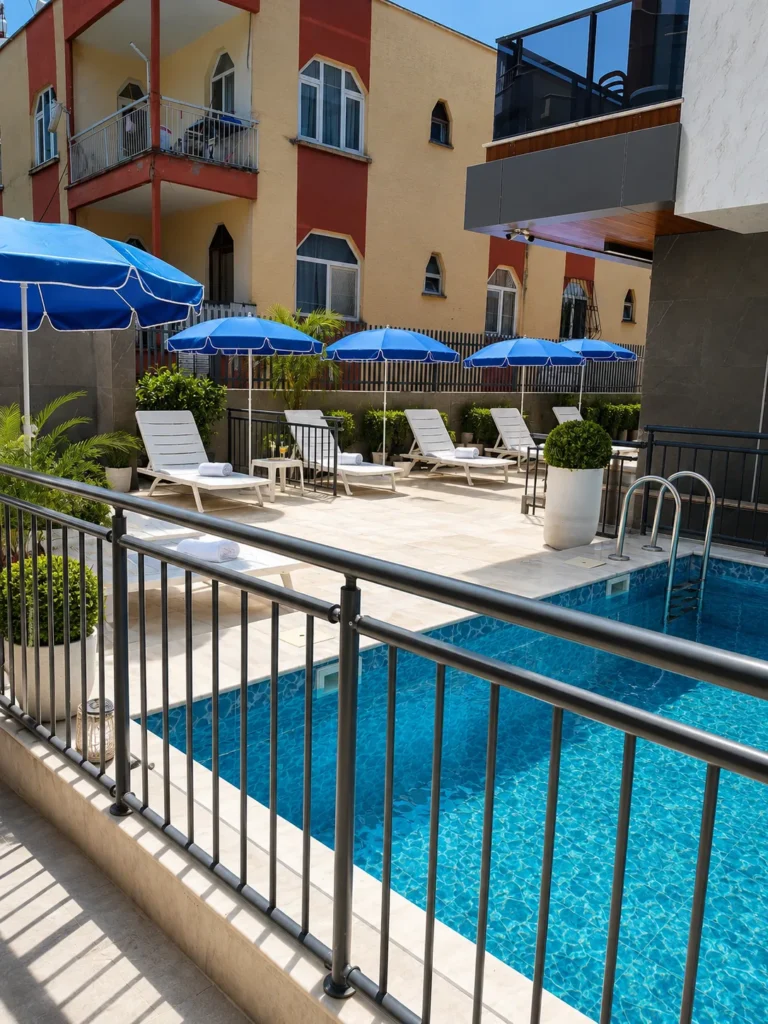 Diker Port Residence havuz manzaralı balkon alanı