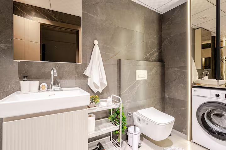 Konyaaltı günlük kiralık daire banyo ve lavabo alanı