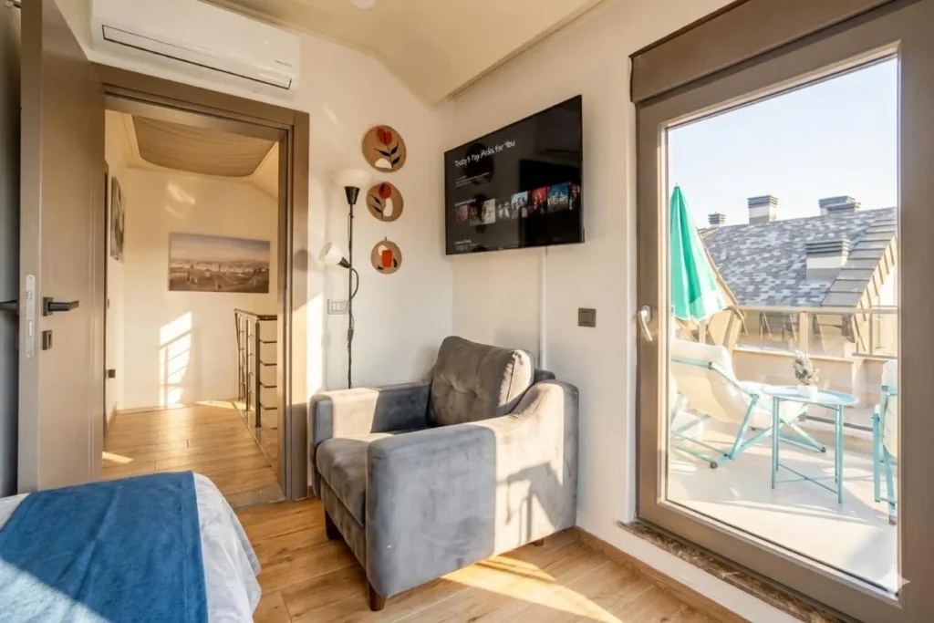 Konyaaltı günlük kiralık daire modern oturma alanı